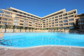 Отель Menada Luxor Apartments  Свети-Влас